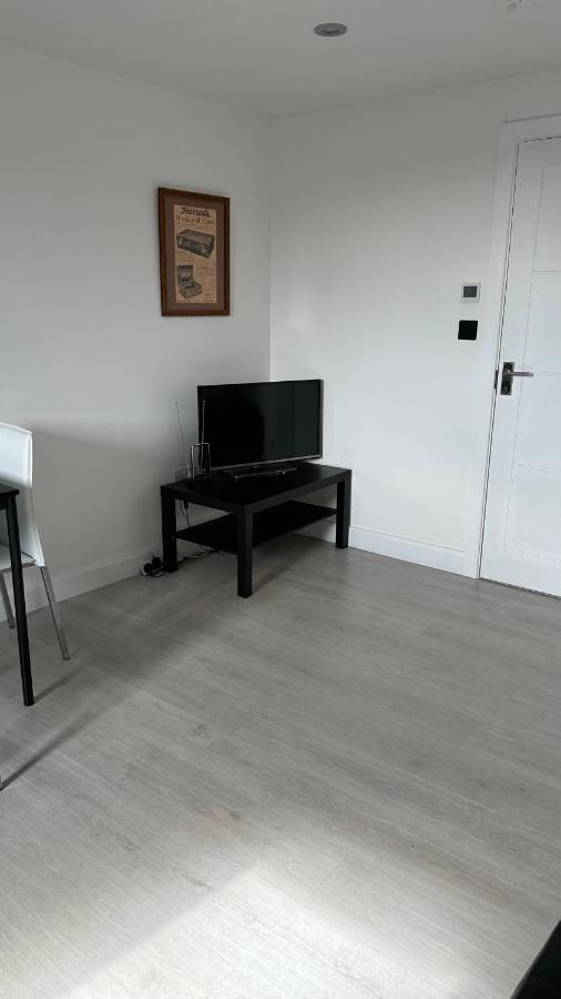 Stunning New 1 Bedroom Apartment London Exterior foto